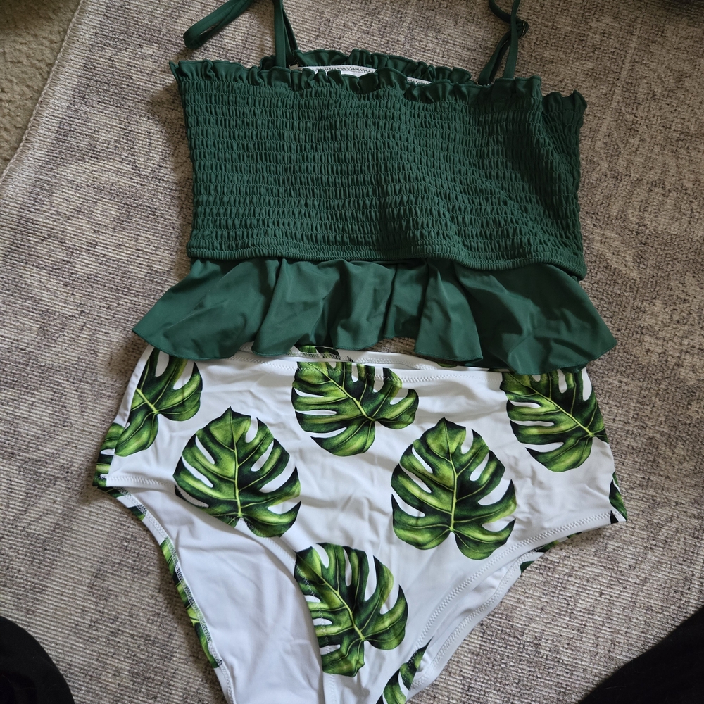 Cupshe Green Leaf Print Bikini